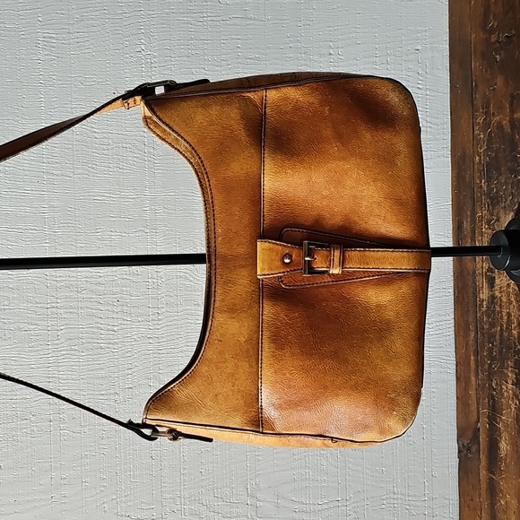 Vintage Etienne Aigner leather purse. - Picture 12 of 12